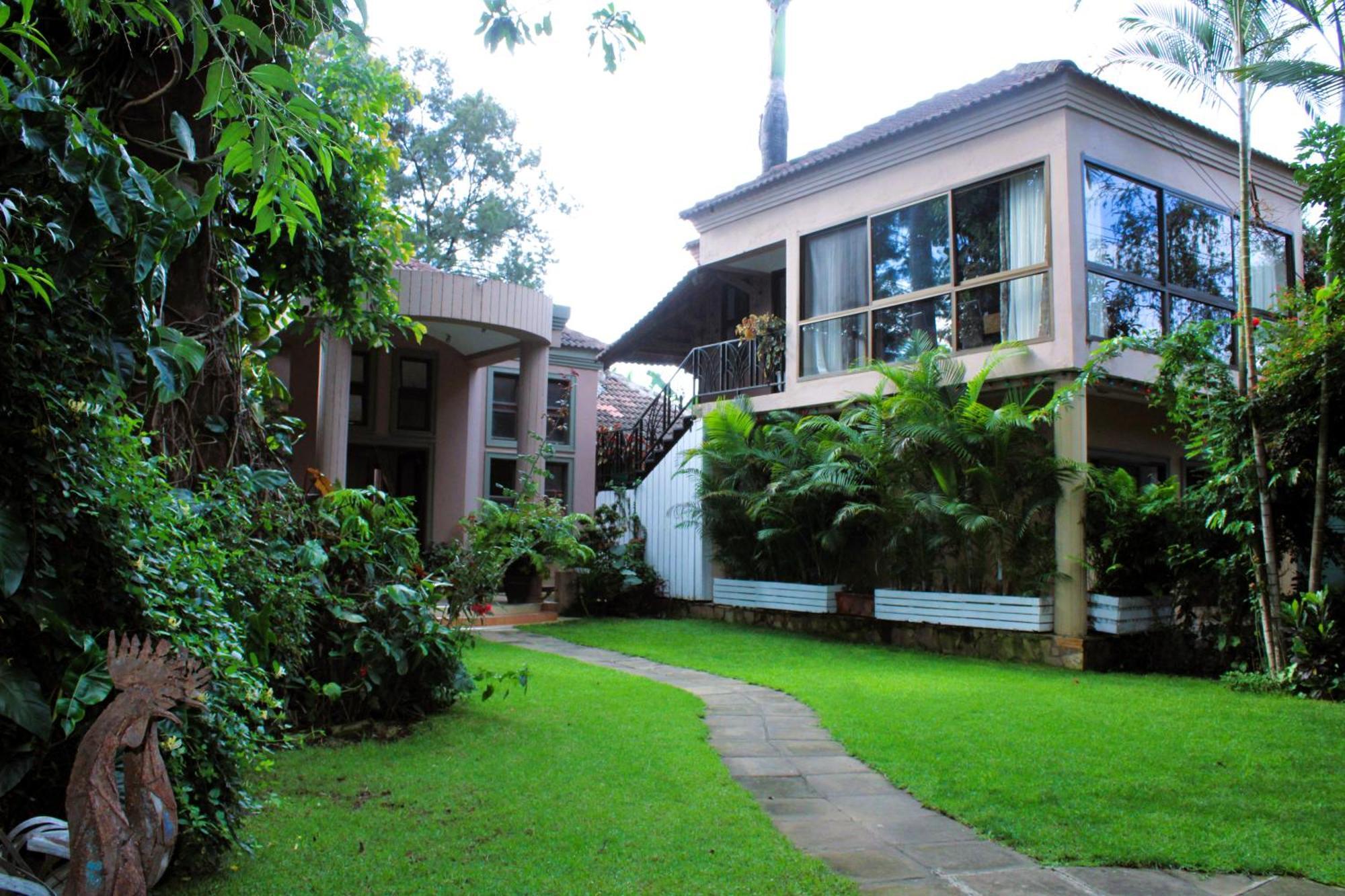 Zawadi House Lodge Аруша Екстер'єр фото
