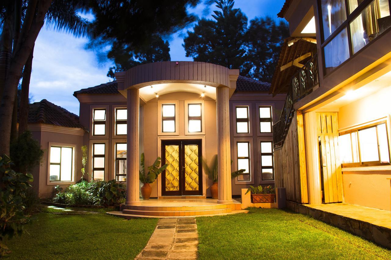 Zawadi House Lodge Аруша Екстер'єр фото