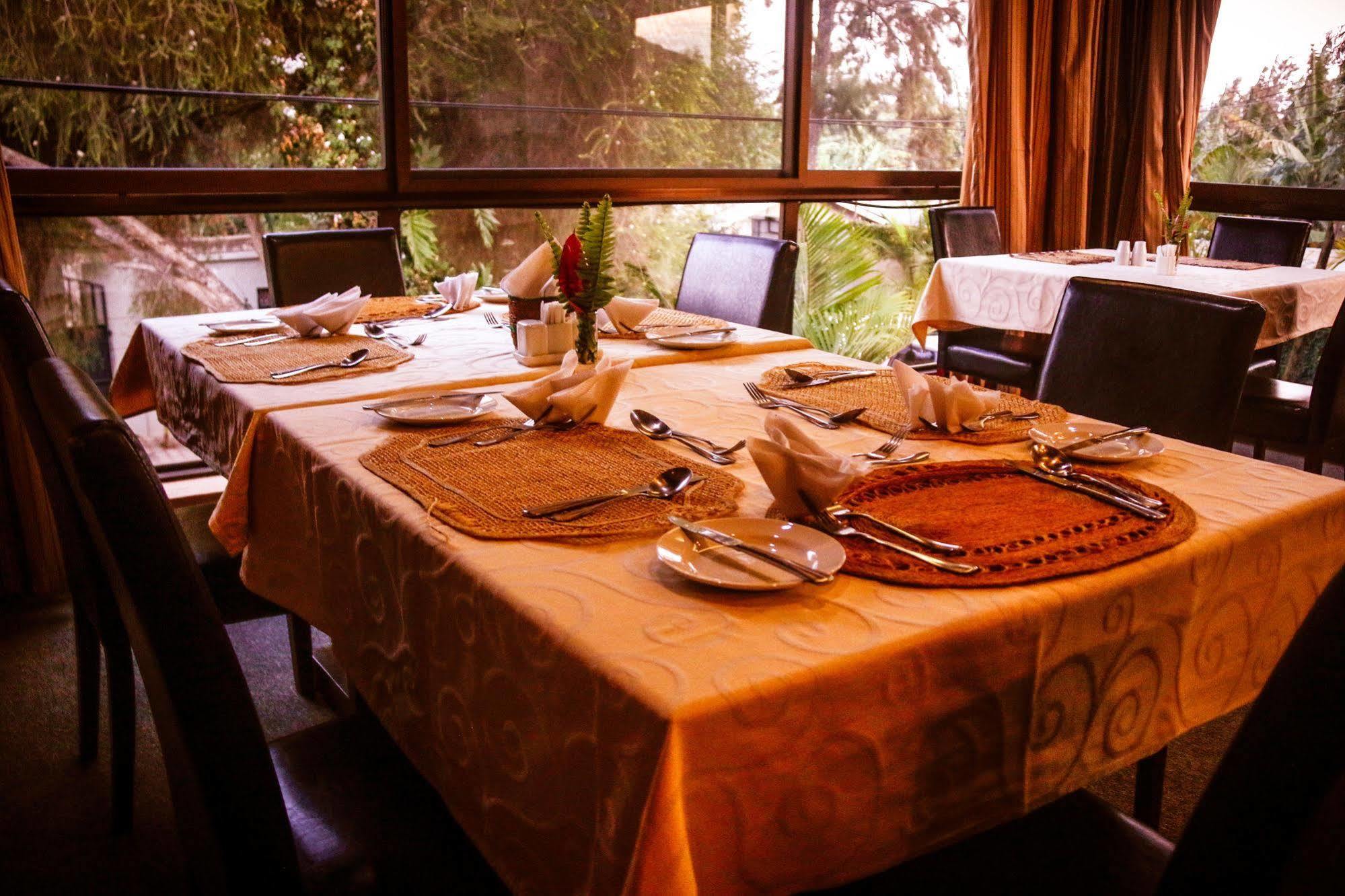 Zawadi House Lodge Аруша Екстер'єр фото